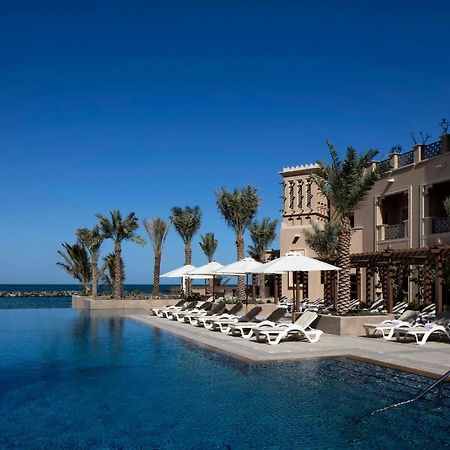 Sheraton Sharjah Beach Resort And Spa Exterior foto The pool at the Royal Mirage