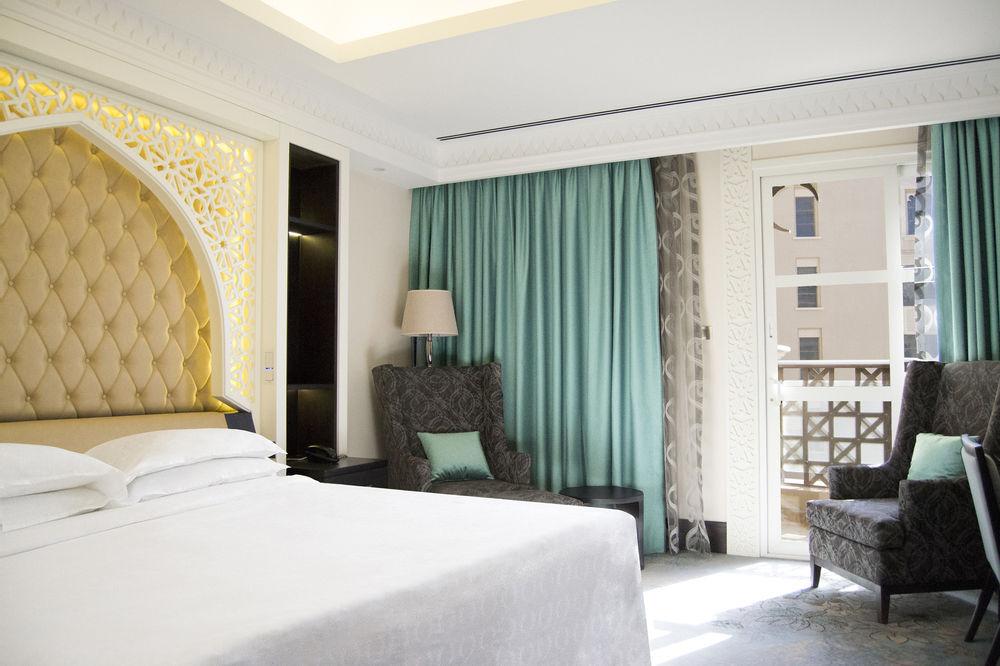 Sheraton Sharjah Beach Resort And Spa Exterior foto Deluxe room