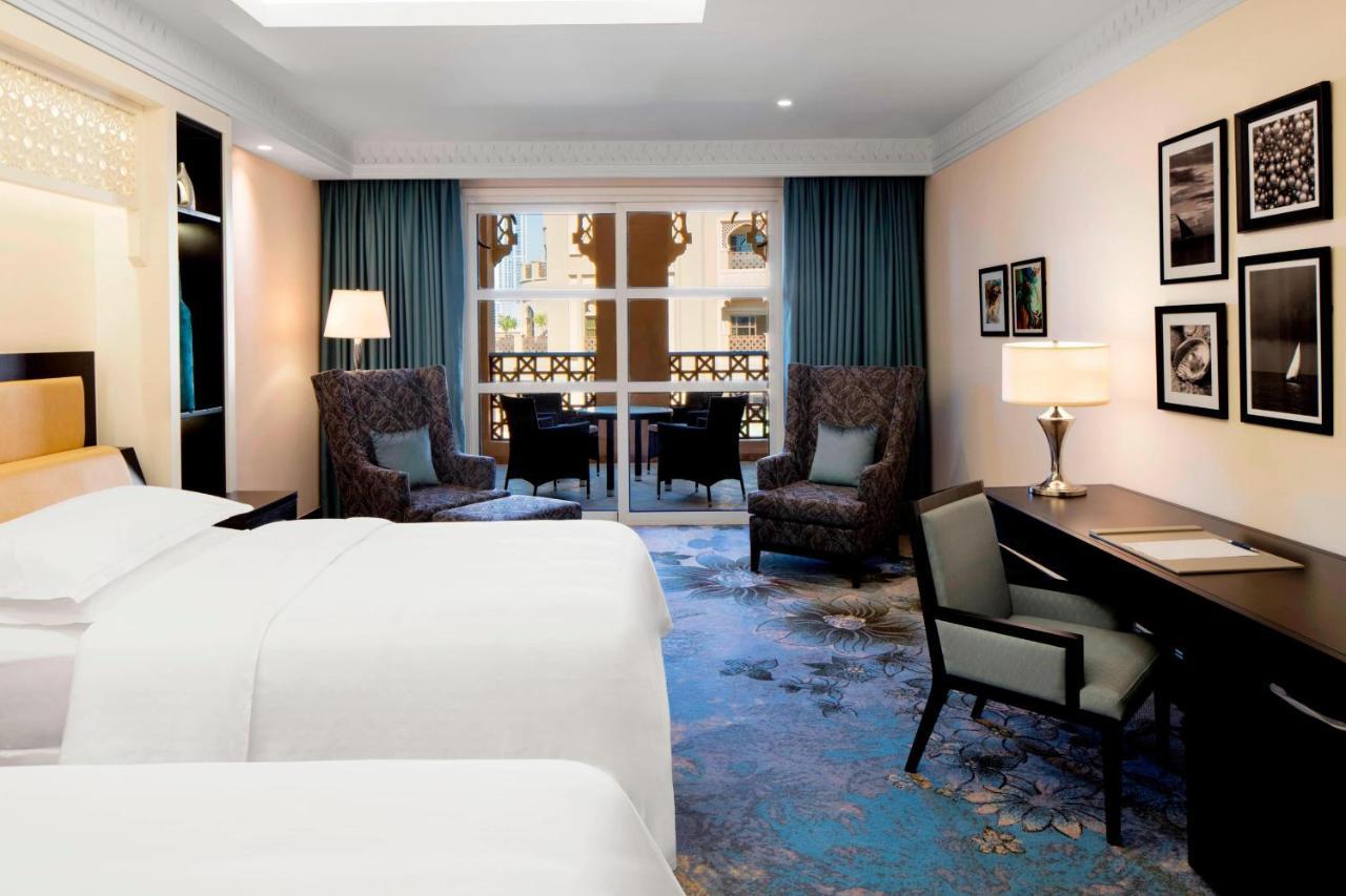 Sheraton Sharjah Beach Resort And Spa Exterior foto Deluxe room