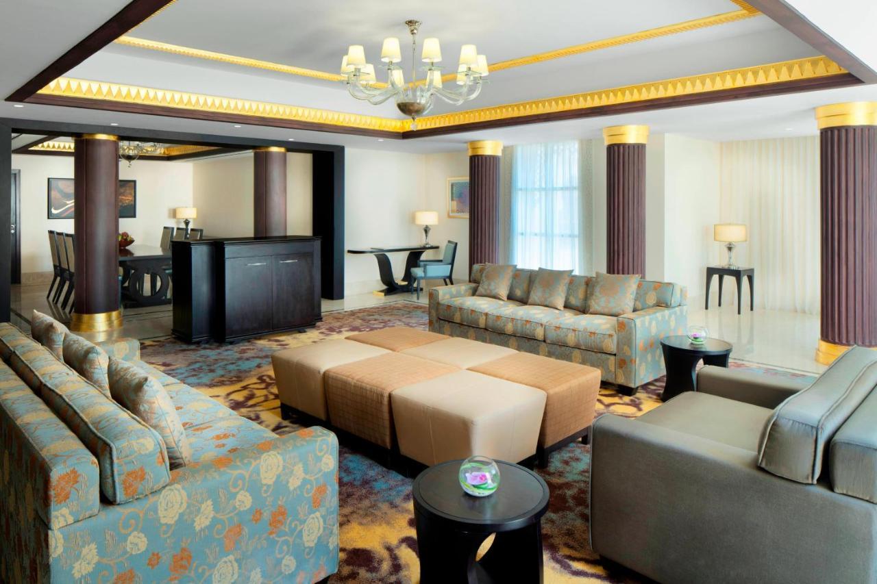 Sheraton Sharjah Beach Resort And Spa Exterior foto Presidential Suite