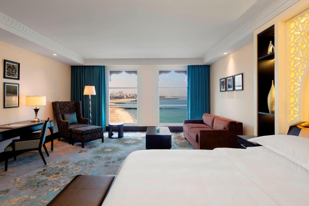 Sheraton Sharjah Beach Resort And Spa Exterior foto Deluxe Room