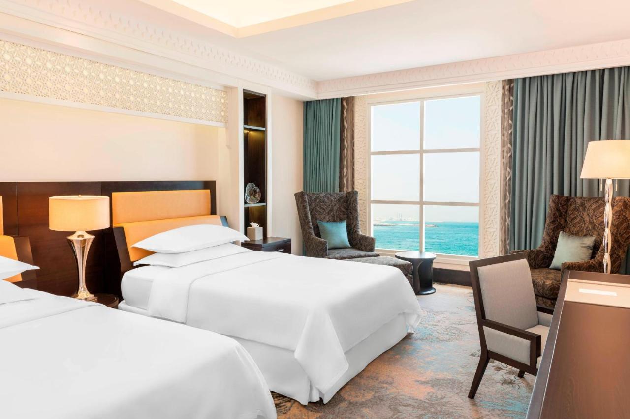 Sheraton Sharjah Beach Resort And Spa Exterior foto