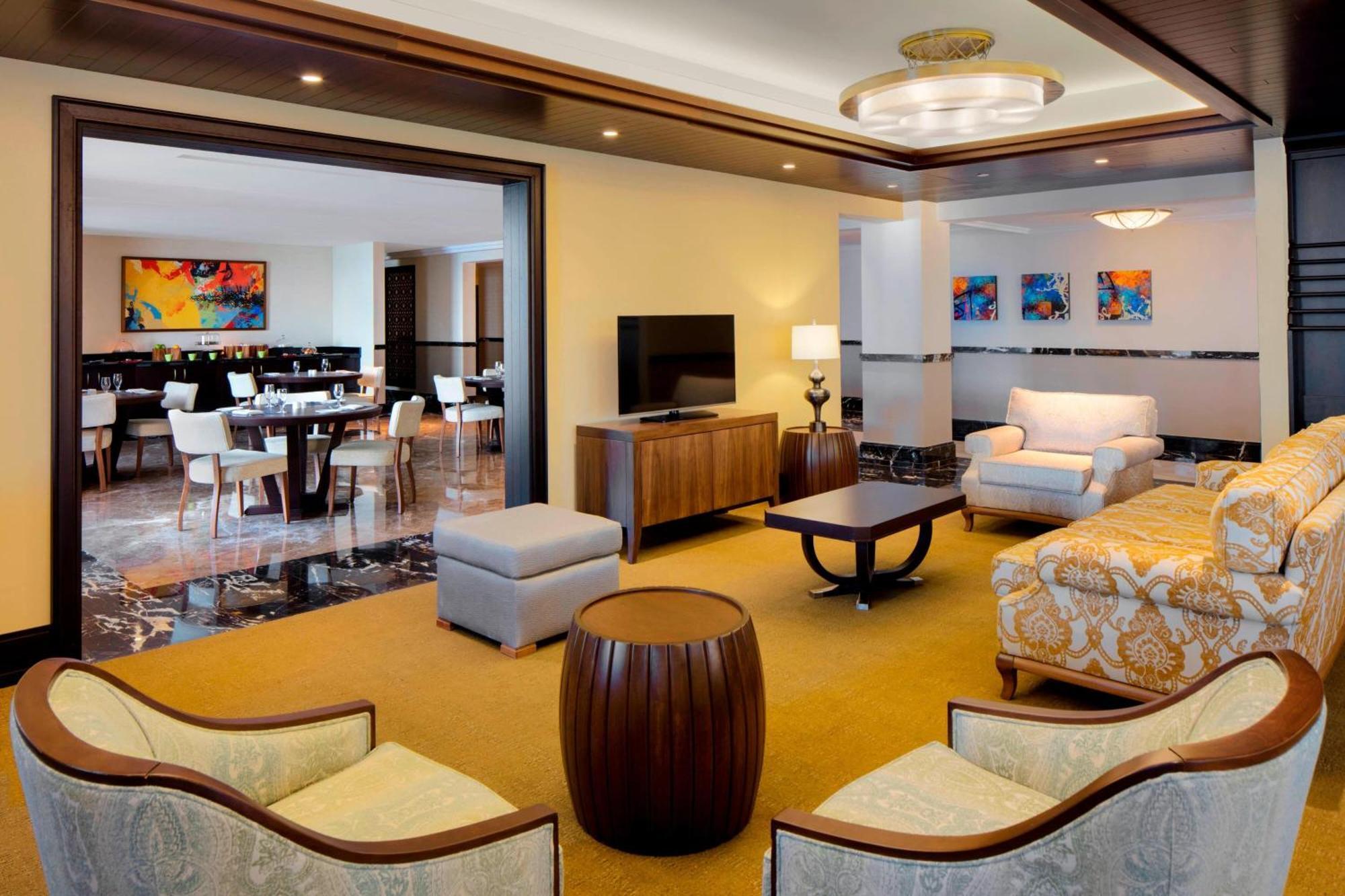 Sheraton Sharjah Beach Resort And Spa Exterior foto Suite at the Taj Bengal