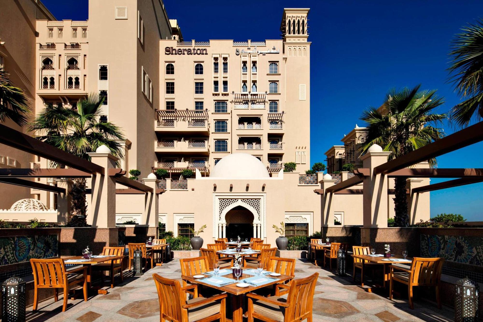 Sheraton Sharjah Beach Resort And Spa Exterior foto The Palace Downtown Dubai