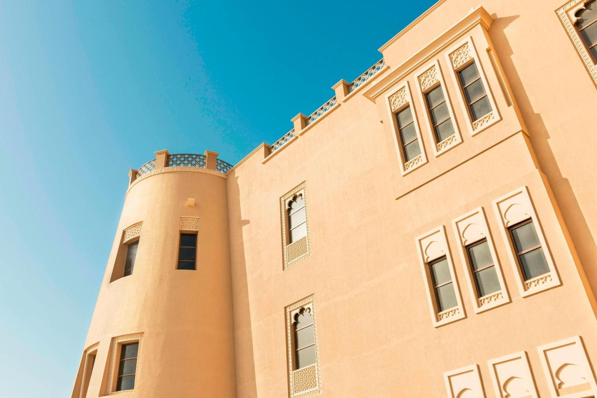 Sheraton Sharjah Beach Resort And Spa Exterior foto The D'Arcy House