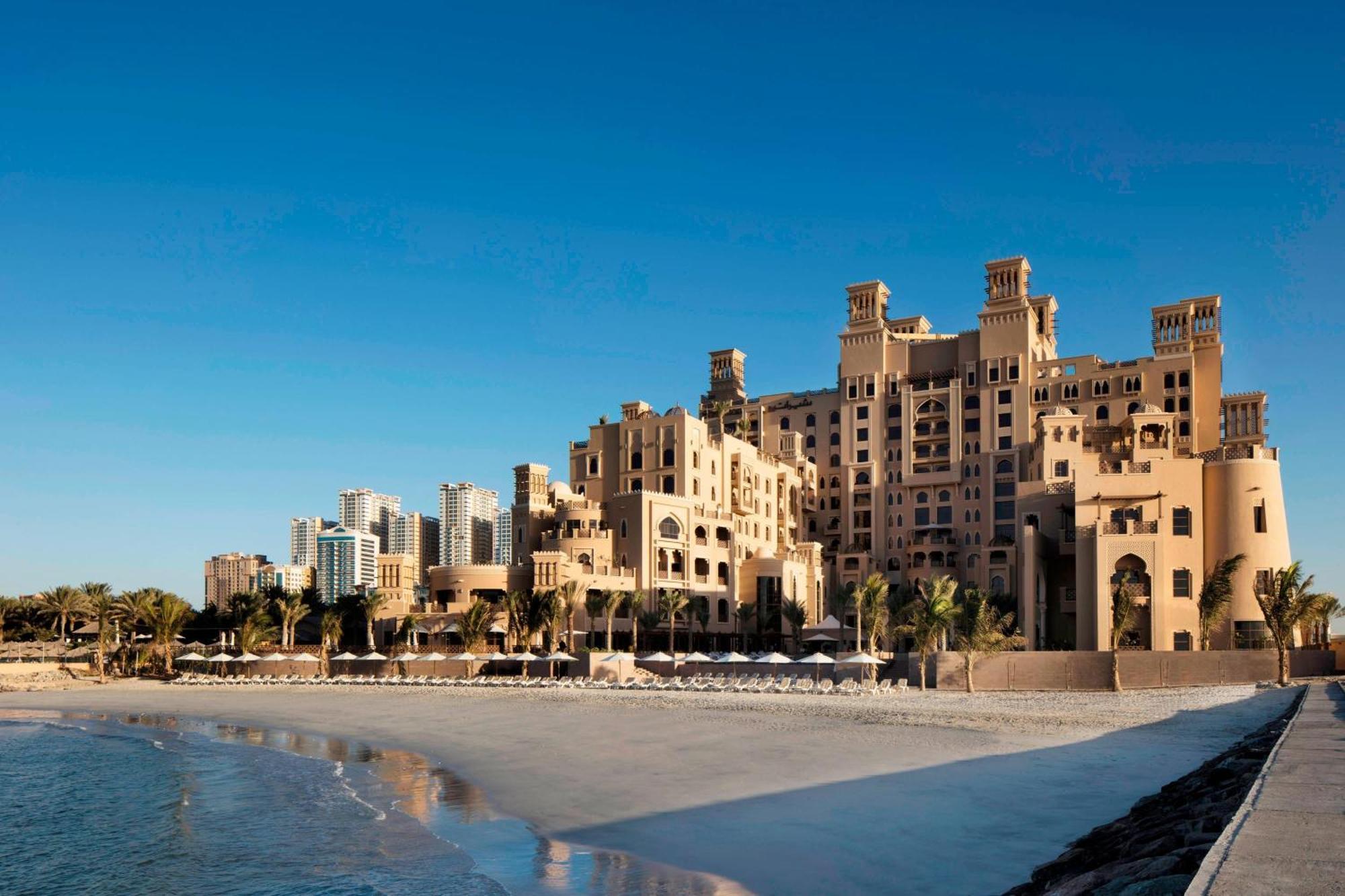 Sheraton Sharjah Beach Resort And Spa Exterior foto The Palace Downtown Dubai