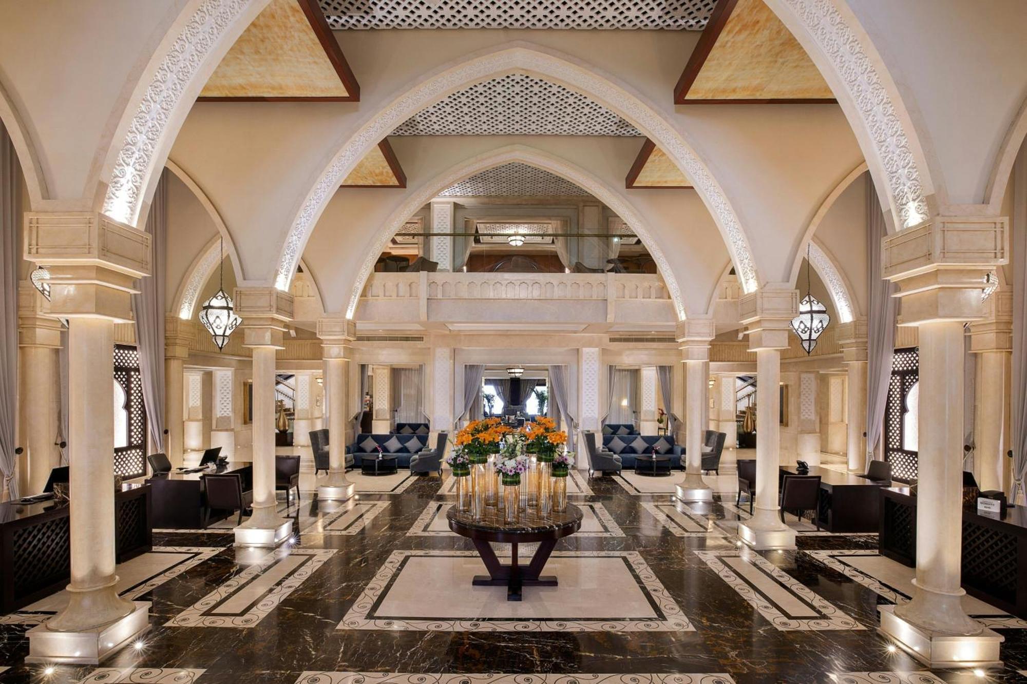 Sheraton Sharjah Beach Resort And Spa Exterior foto