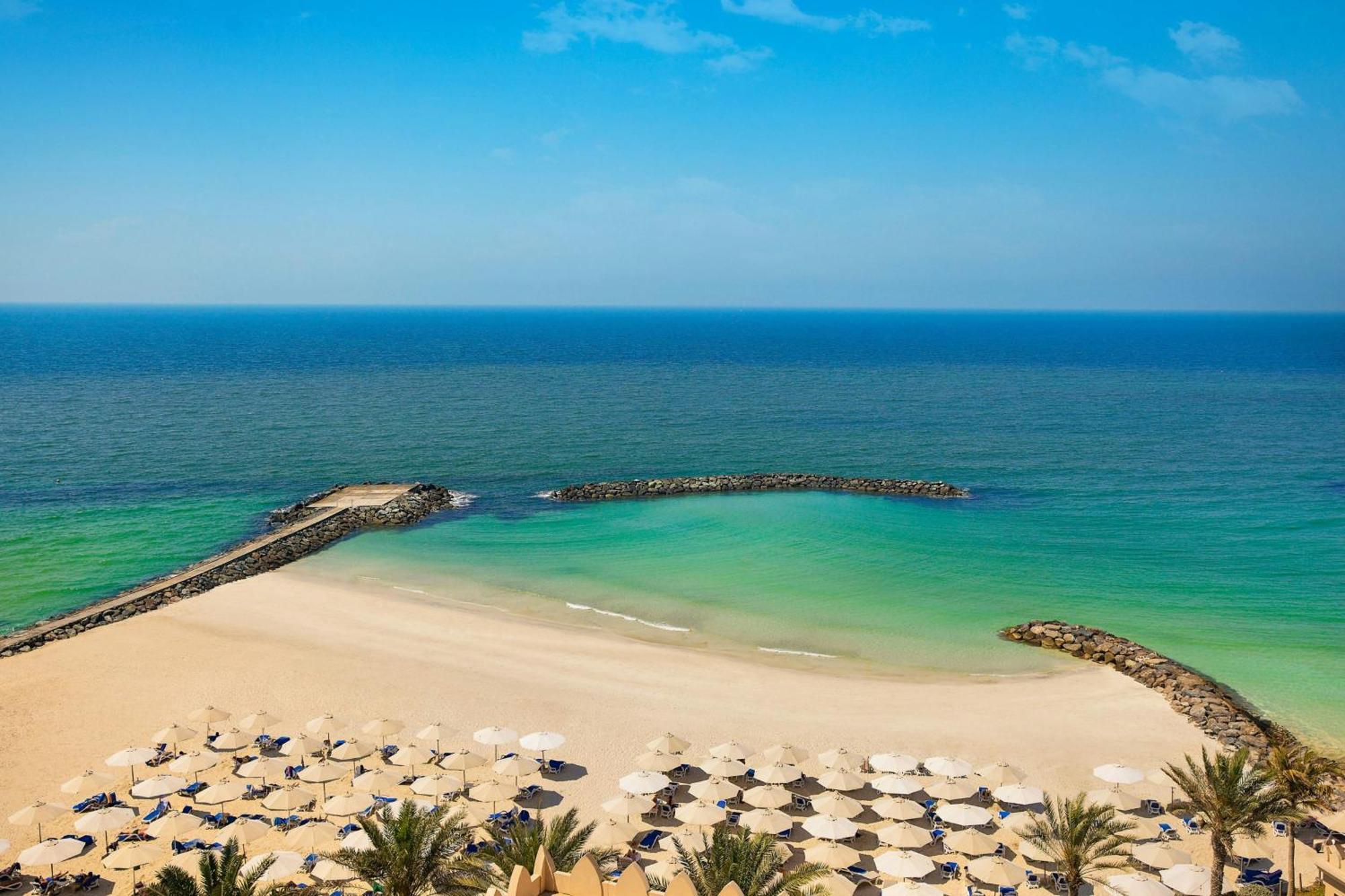 Sheraton Sharjah Beach Resort And Spa Exterior foto