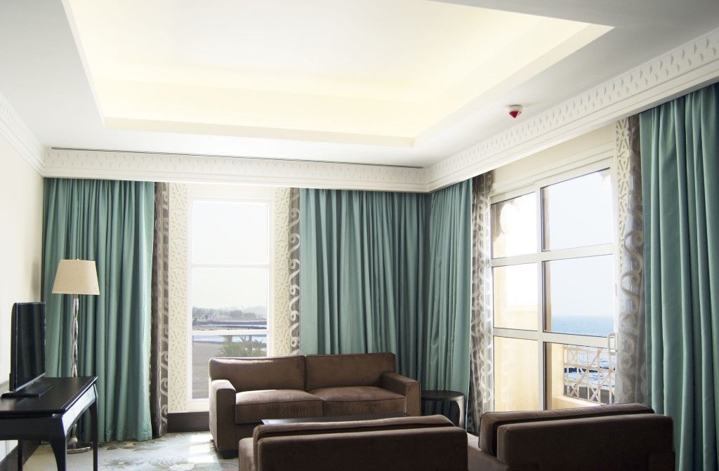 Sheraton Sharjah Beach Resort And Spa Exterior foto A room at the hotel