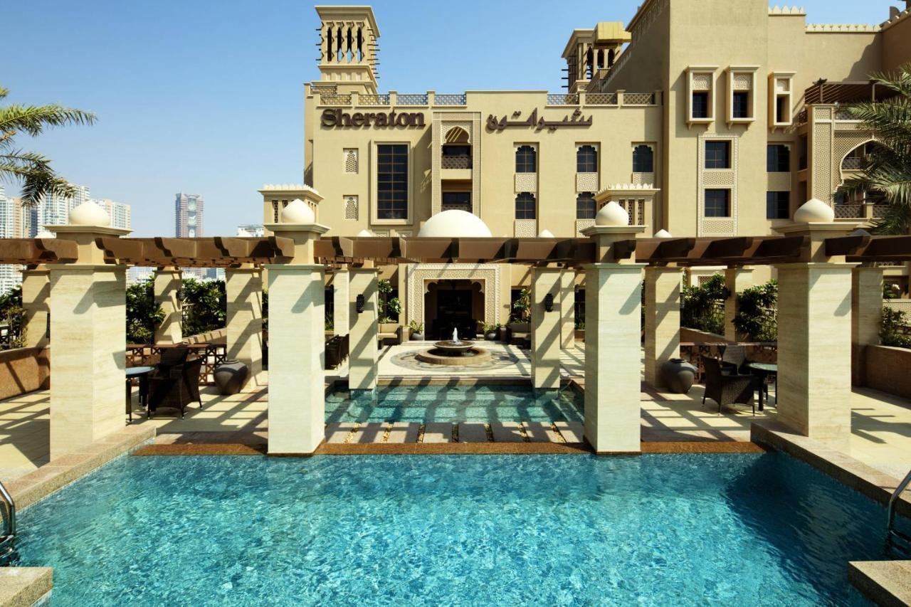 Sheraton Sharjah Beach Resort And Spa Exterior foto The Palace Downtown Dubai