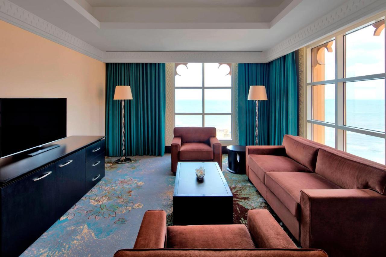 Sheraton Sharjah Beach Resort And Spa Exterior foto Living room